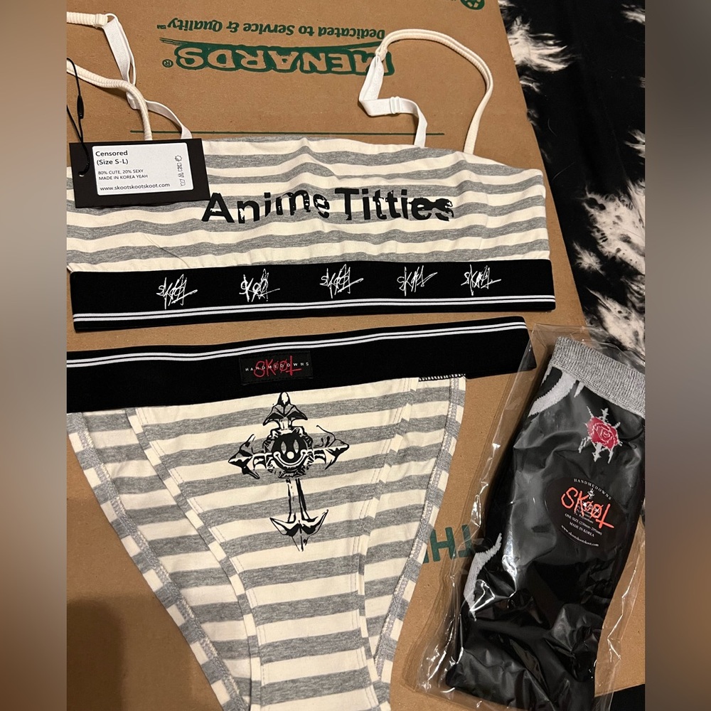 Skoot matching set. Never worn.